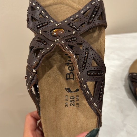🔥Betula By Birkenstock Brown Leather Sandals with Cutout Design🔥 - Picture 5 of 5